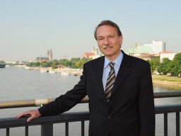 Jürgen Scharf auf der Magdeburger Strombrücke 2010